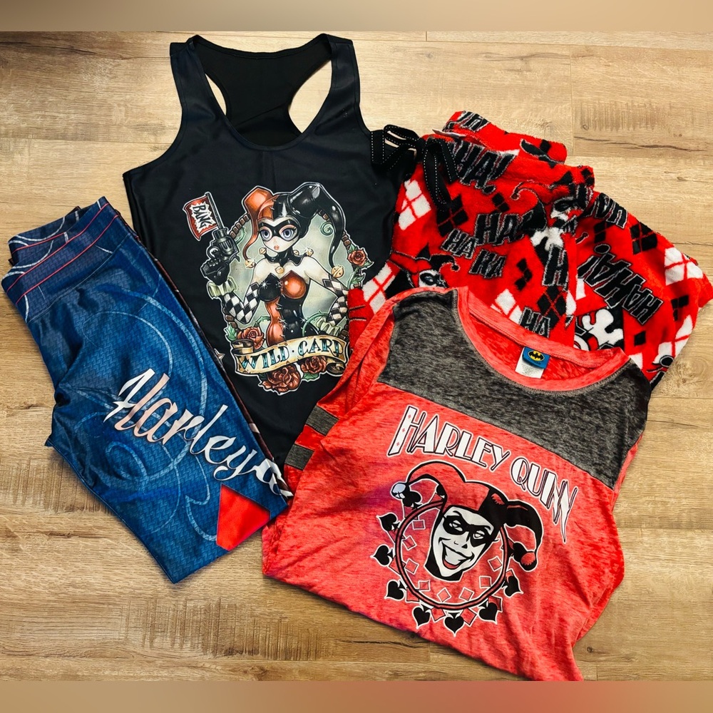 Harley Quinn Shirts, Pajama Pants, and Leggings- Juniors Medium